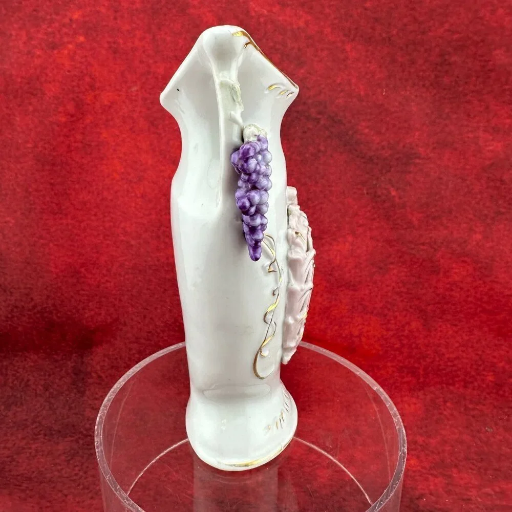VINTAGE VICTORIAN-STYLE PORCELAIN VASE PURPLE GRAPES GOLD GILDING, MARKED 52/127